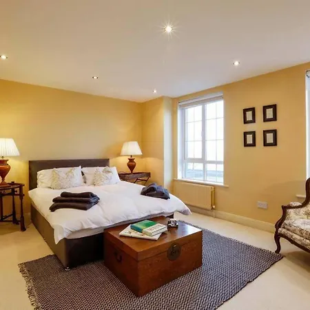 Vakantiehuis The Courtyard Queensborough *