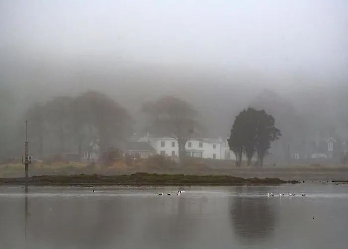 בית נופש The Courtyard Queensborough *