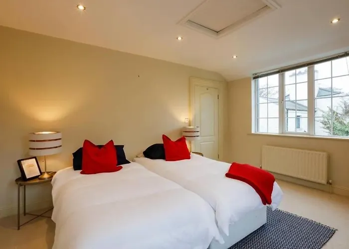 The Courtyard Queensborough Ferienhaus *